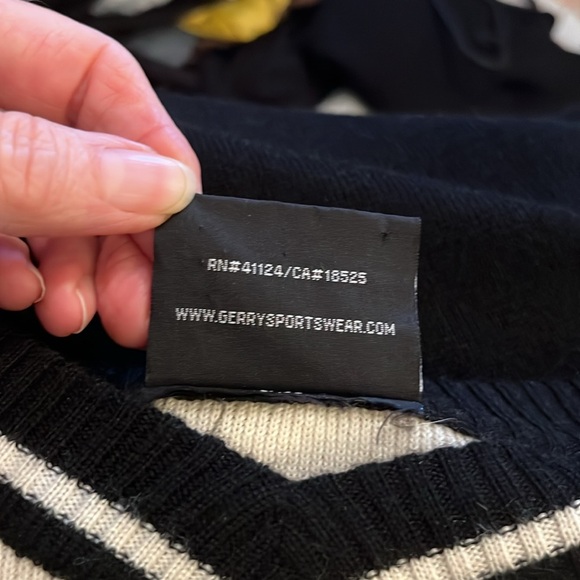 Demetre vintage ski sweater. - Picture 5 of 6